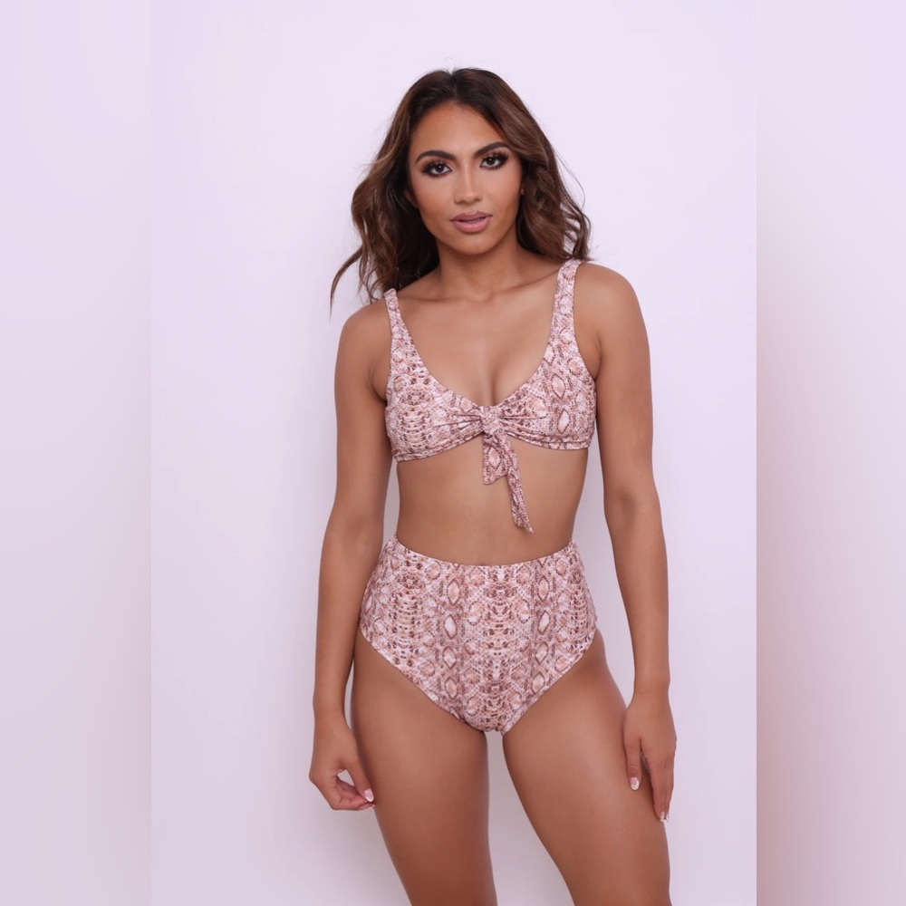 NWT Vizcaya swimsuit, style Bahia, size M